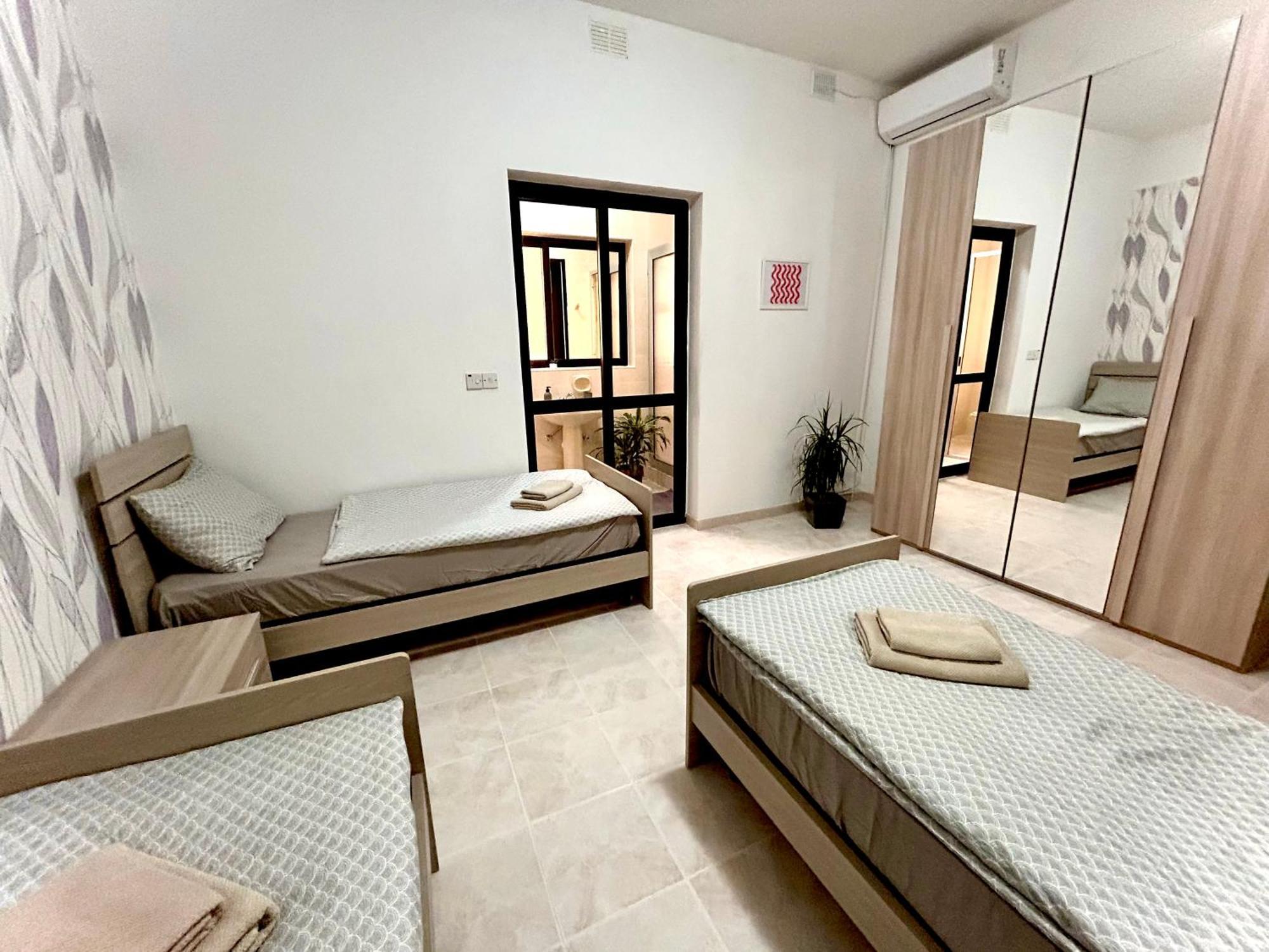 Arzella Apartments Xlendi Esterno foto