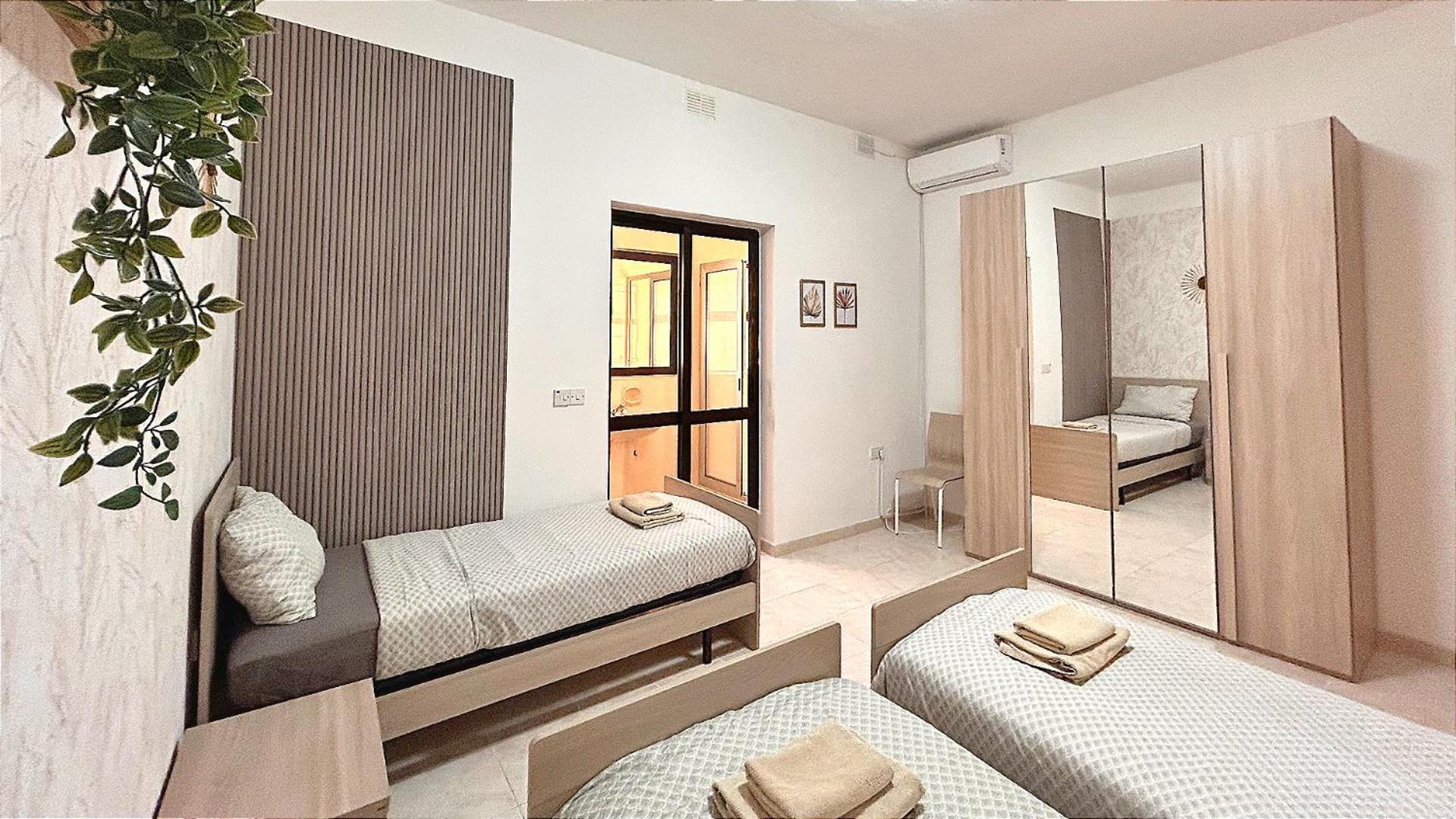 Arzella Apartments Xlendi Esterno foto