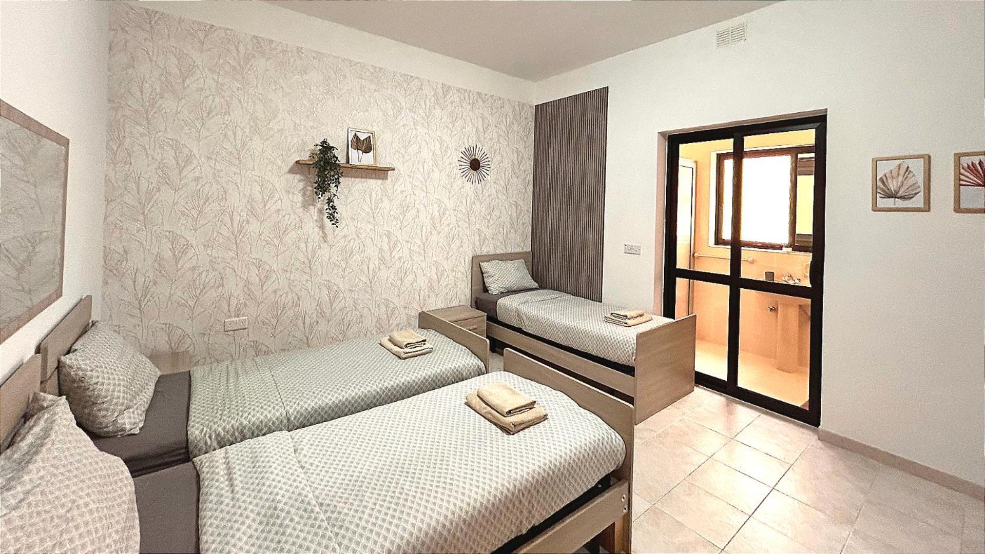 Arzella Apartments Xlendi Esterno foto